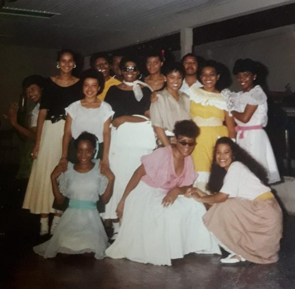 Arquivo:Grupo de Jovens dos anos 80 (Foto Memorial da ASP).jpg