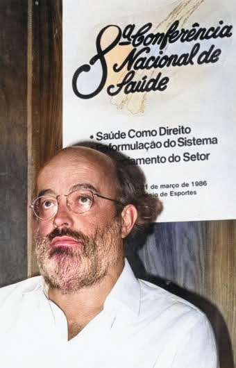 Arquivo:Sergio-arouca-1986-8a-oitava-conferencia-nacional-saude-fiocruz-fundacao-oswaldo-cruz.jpg