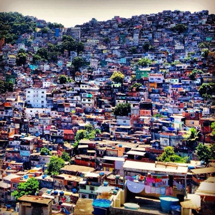 Arquivo:Vista da Favela da Rocinha.jpg