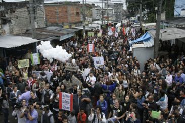 Em 2 de julho, milhares de pessoas fecharam a Avenida Brasil em repúdio aos assassinatos cometidos pelo Bope na Maré.