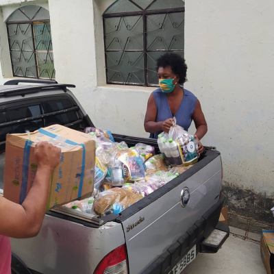 Distribuição de kits de higiene para 300 mulheres de Santa Cruz..jpg