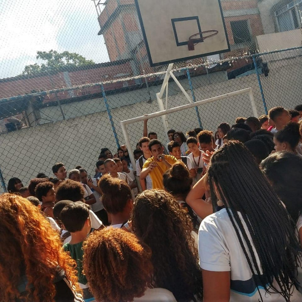 Arquivo:Intervenção poética na Escola Municipal Dorcelina Gomes da Costa..jpg