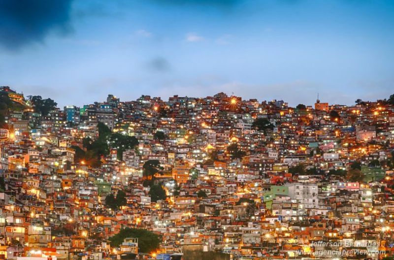 Arquivo:Favela da Rocinha, Rj..jpg