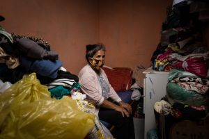 Idosa moradora da favela é uma que recebeu auxílio - Foto de Gui Christ - National Geographic.jpg
